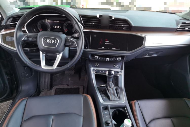 Used Audi Q3 2022 35 TFSI Fashionable and Elegant Model Center Console