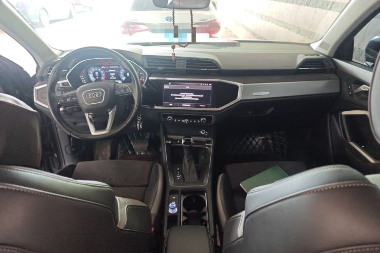 Used Audi Q3 2022 35 TFSI Progressive Dynamic Edition Center Console