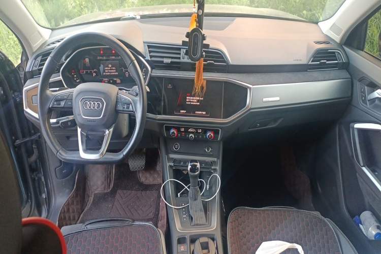 Used Audi Q3 2022 35 TFSI Fashion Dynamic Model Center Console
