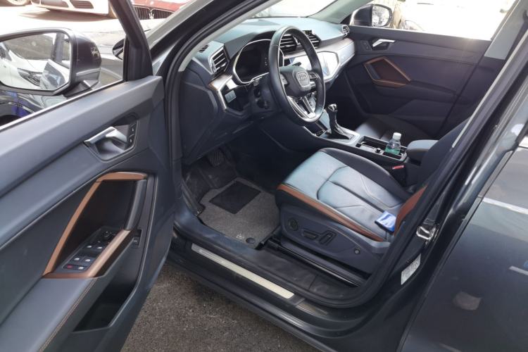 Used Audi Q3 2022 35 TFSI Fashionable and Elegant Model Driver Seat