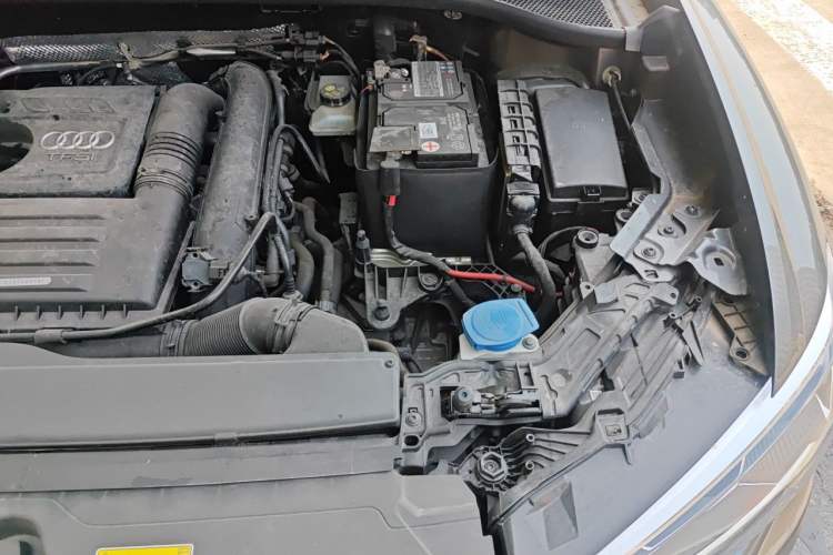 Used Audi Q3 2022 35 TFSI Fashion Dynamic Model Engine Bay Left