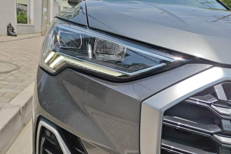 Used Audi Q3 2022 35 TFSI Fashion Dynamic Model Exterior 6