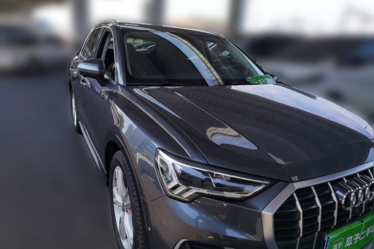Used Audi Q3 2022 35 TFSI Fashionable and Elegant Model Front Right 45 Deg
