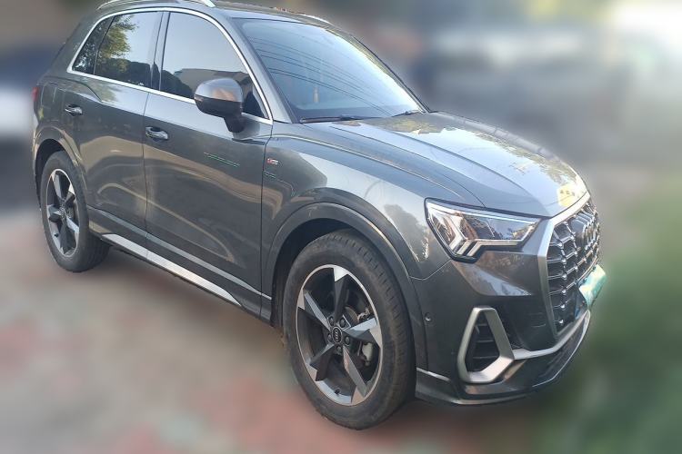 Used Audi Q3 2022 35 TFSI Fashion Dynamic Model Front Right 45 Deg