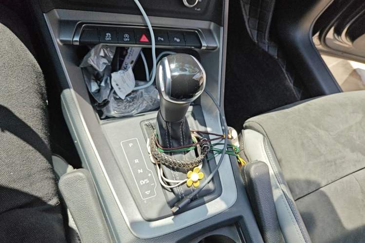 Used Audi Q3 2022 35 TFSI Fashion Dynamic Model Gear Lever