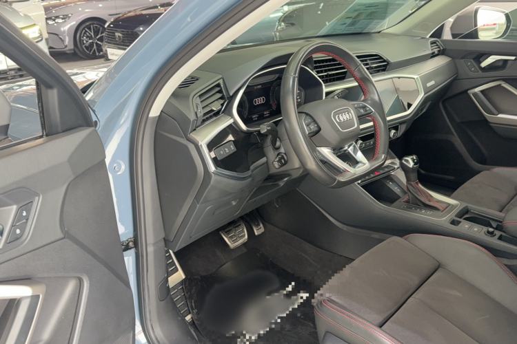 Used Audi Q3 2022 40 TFSI RS Package Performance Model Interior 2