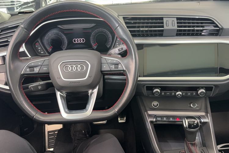 Used Audi Q3 2022 40 TFSI RS Package Performance Model Interior 3