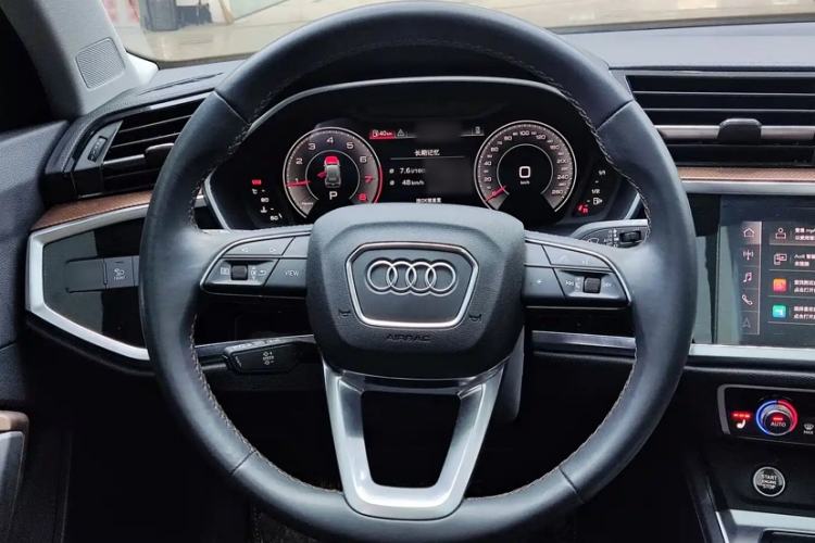 Used Audi Q3 2022 35 TFSI Fashionable and Elegant Model Interior 3