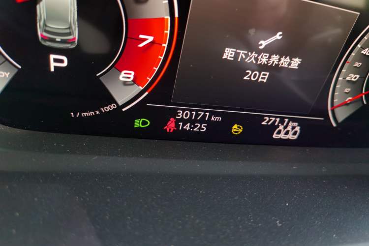 Used Audi Q3 2022 35 TFSI Fashionable and Elegant Model Odometer Close Up