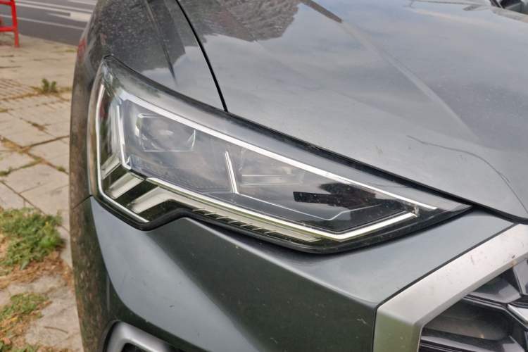 Used Audi Q3 2022 35 TFSI Fashion Dynamic Model Right Front Headlight