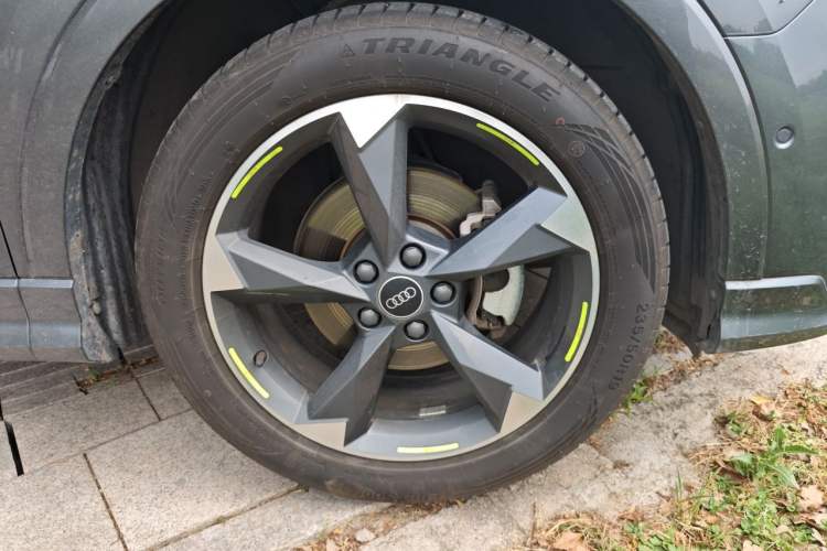 Used Audi Q3 2022 35 TFSI Fashion Dynamic Model Right Front Wheel Hub