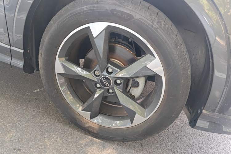 Used Audi Q3 2022 35 TFSI Fashion Dynamic Model Right Front Wheel Hub