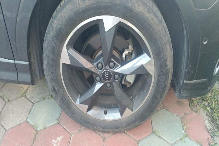 Used Audi Q3 2022 35 TFSI Fashion Dynamic Model Right Front Wheel Hub