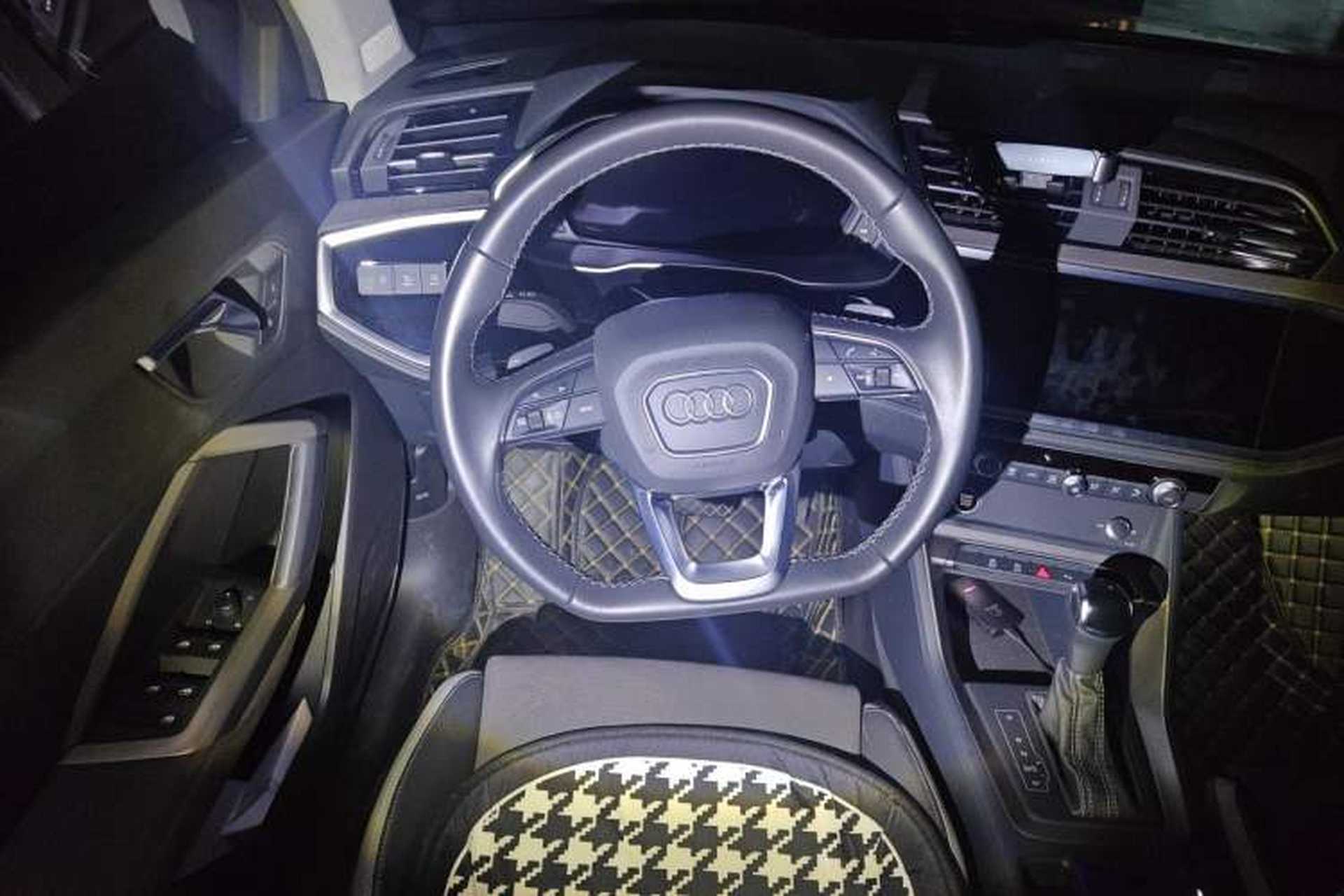 Used Audi Q3 2022 35 TFSI Fashion Dynamic Model Steering Wheel