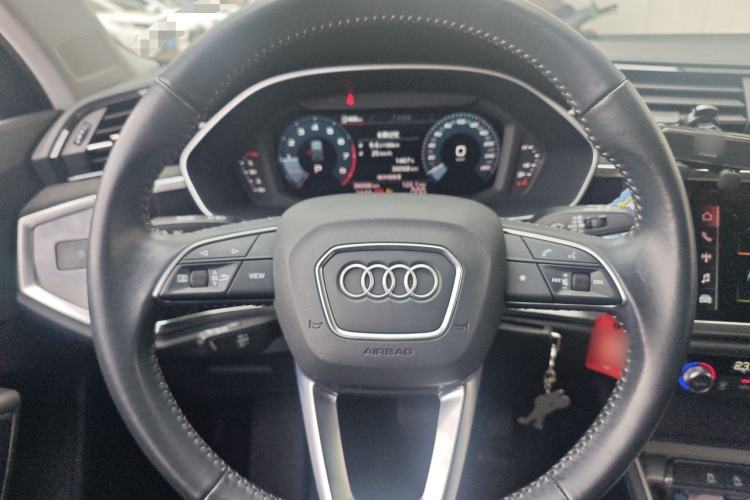 Used Audi Q3 2022 35 TFSI Progressive Dynamic Edition Steering Wheel