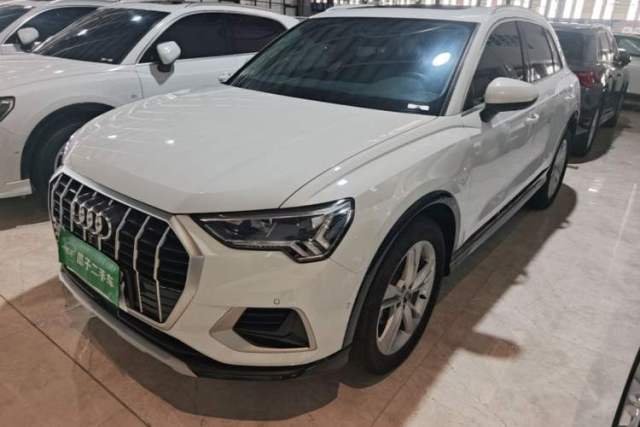 Audi Q3 2022 35 TFSI Fashionable and Elegant Model с пробегом