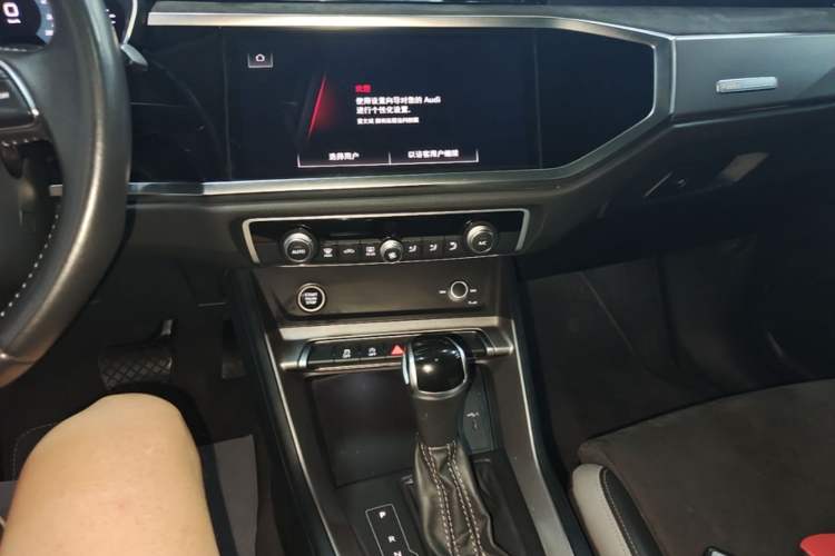 Used Audi Q3 2022 35 TFSI Fashion Dynamic Model Audio And AC Panel