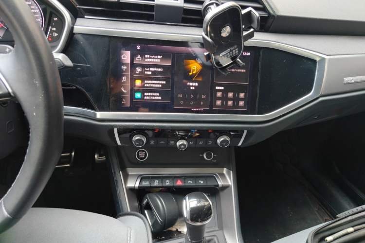 Used Audi Q3 2022 40 TFSI Fashion Dynamic Model Audio And AC Panel