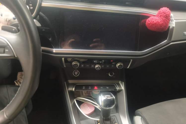 Used Audi Q3 2022 35 TFSI Fashion Dynamic Model Audio And AC Panel
