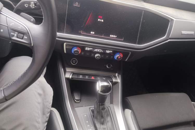 Used Audi Q3 2022 35 TFSI Fashion Dynamic Model Audio And AC Panel