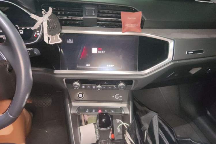Used Audi Q3 2022 35 TFSI Fashion Dynamic Model Audio And AC Panel