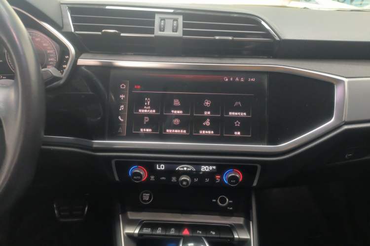 Used Audi Q3 2022 40 TFSI Fashion Dynamic Model Audio And AC Panel