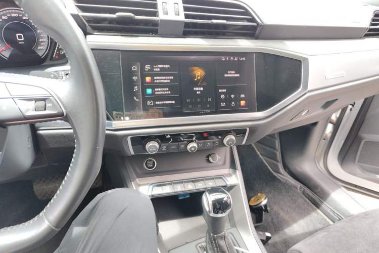 Used Audi Q3 2022 35 TFSI Fashion Dynamic Model Audio And AC Panel