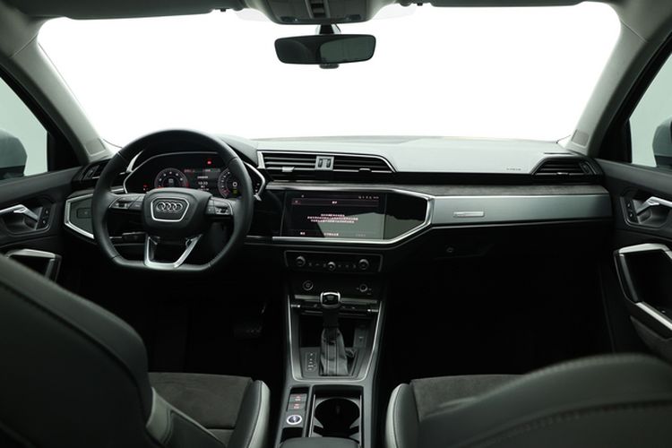 Used Audi Q3 2022 35 TFSI Fashion Dynamic Model Audio And AC Panel