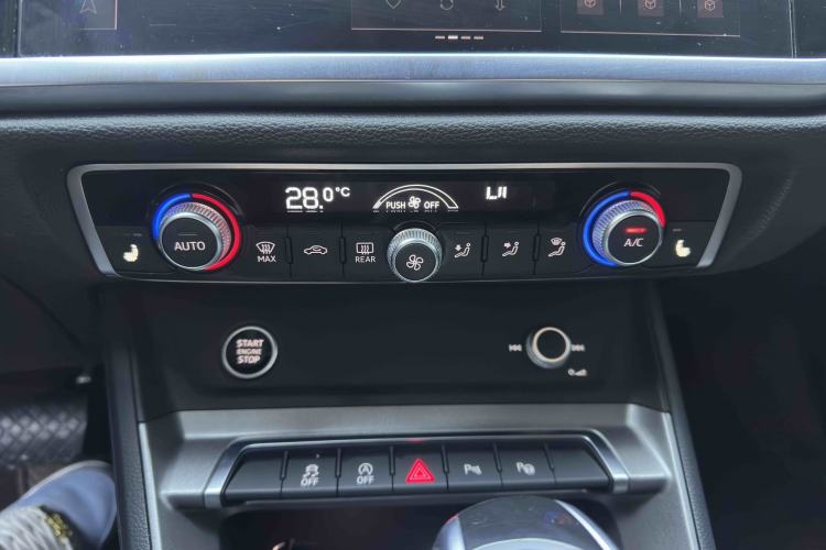 Used Audi Q3 2022 35 TFSI Fashion Dynamic Model Audio And AC Panel