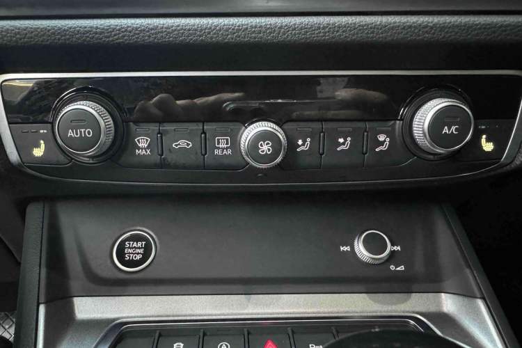 Used Audi Q3 2022 35 TFSI Fashion Dynamic Model Audio And AC Panel