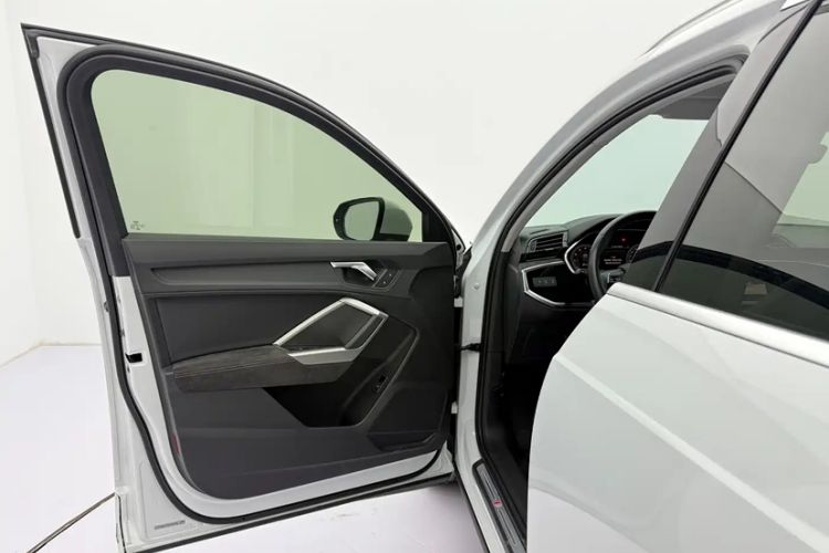 Used Audi Q3 2022 35 TFSI Fashion Dynamic Model Audio And AC Panel