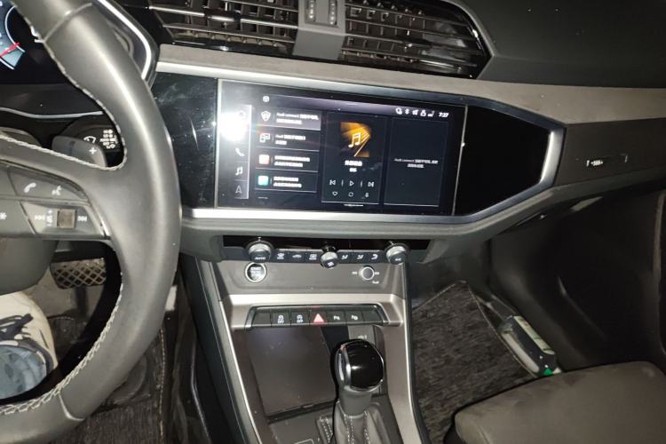 Used Audi Q3 2022 35 TFSI Fashion Dynamic Model Audio And AC Panel