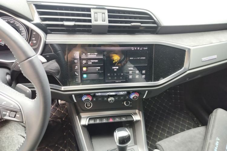 Used Audi Q3 2022 40 TFSI Fashion Dynamic Model Audio And AC Panel