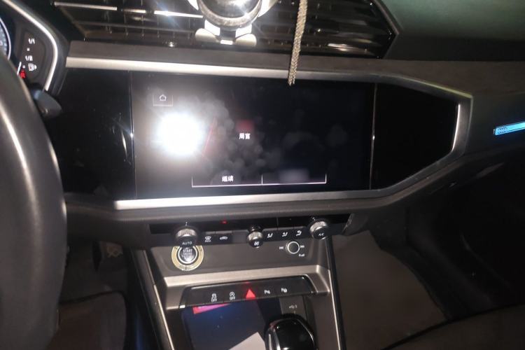 Used Audi Q3 2022 35 TFSI Fashion Dynamic Model Audio And AC Panel