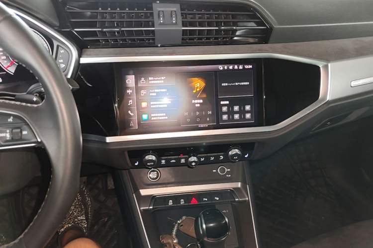 Used Audi Q3 2022 35 TFSI Fashion Dynamic Model Audio And AC Panel