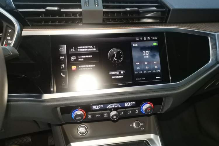 Used Audi Q3 2022 35 TFSI Fashionable and Elegant Model Audio And AC Panel