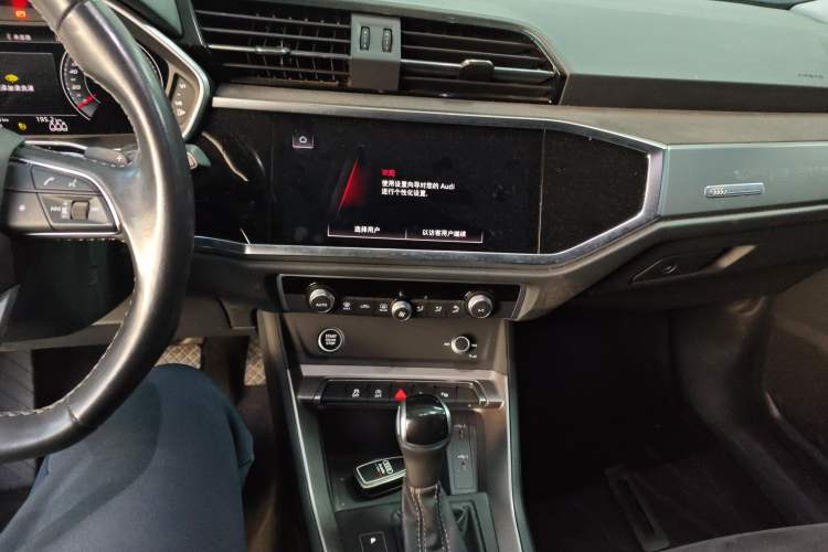 Used Audi Q3 2022 35 TFSI Fashion Dynamic Model Audio And AC Panel