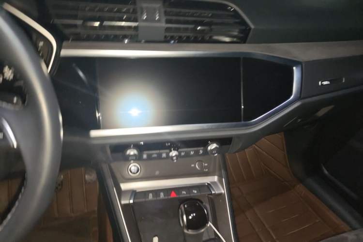 Used Audi Q3 2022 35 TFSI Fashion Dynamic Model Audio And AC Panel