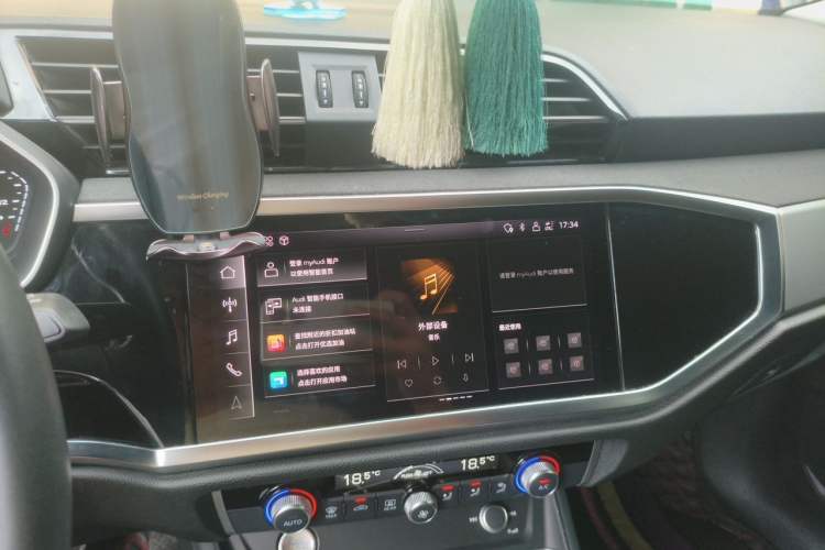 Used Audi Q3 2022 35 TFSI Progressive Dynamic Edition Audio And AC Panel