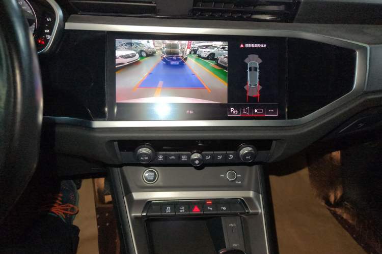 Used Audi Q3 2022 35 TFSI Fashion Dynamic Model Audio And AC Panel