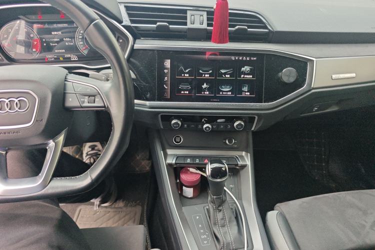 Used Audi Q3 2022 35 TFSI Fashion Dynamic Model Audio And AC Panel