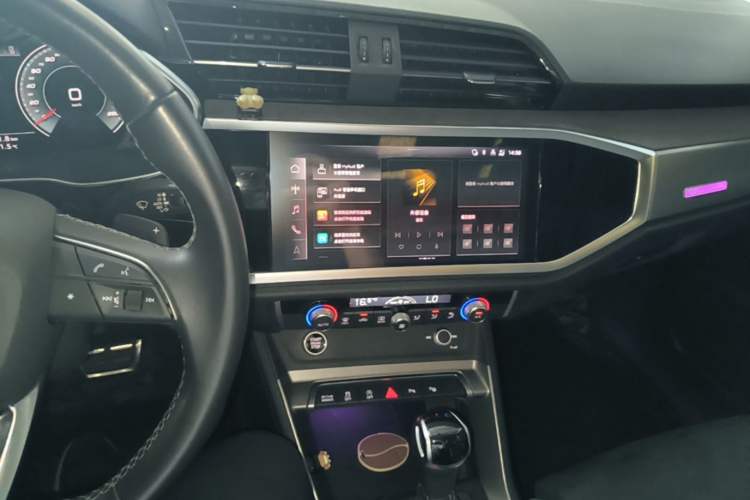 Used Audi Q3 2022 40 TFSI Fashion Dynamic Model Audio And AC Panel