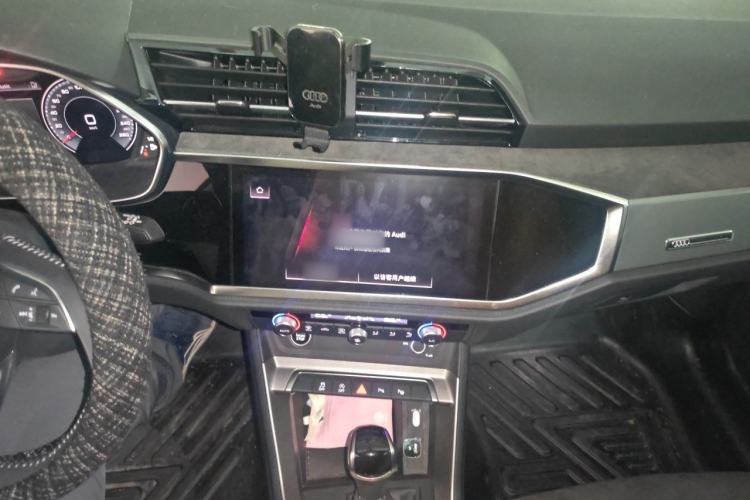 Used Audi Q3 2022 35 TFSI Fashion Dynamic Model Audio And AC Panel