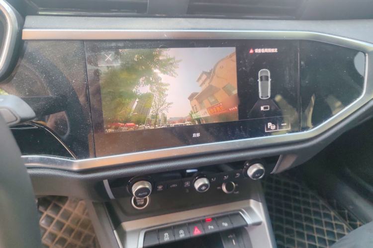 Used Audi Q3 2022 35 TFSI Fashion Dynamic Model Audio And AC Panel