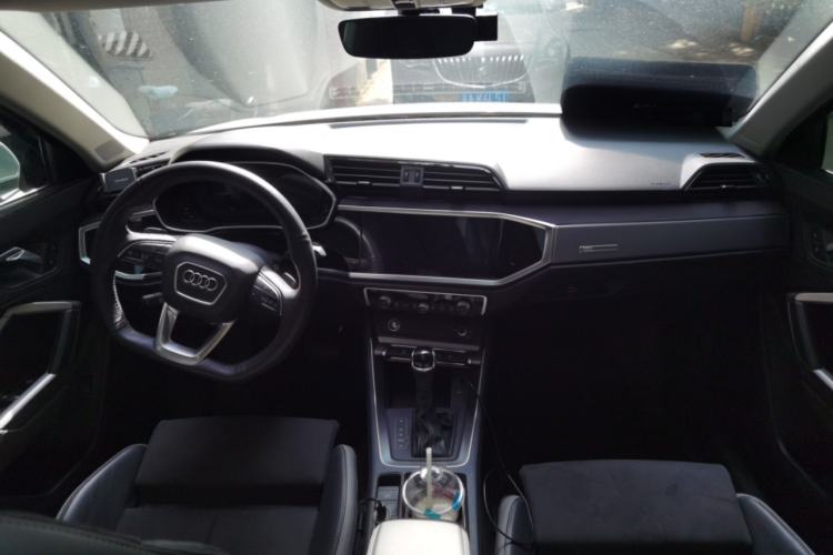 Used Audi Q3 2022 35 TFSI Fashion Dynamic Model Center Console