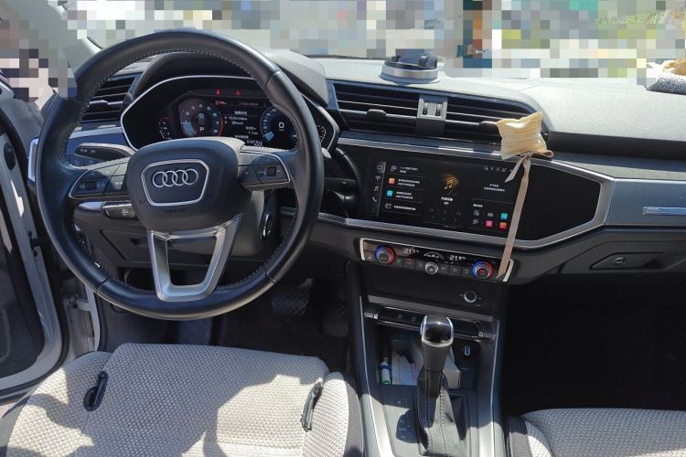 Used Audi Q3 2022 35 TFSI Progressive Dynamic Edition Center Console