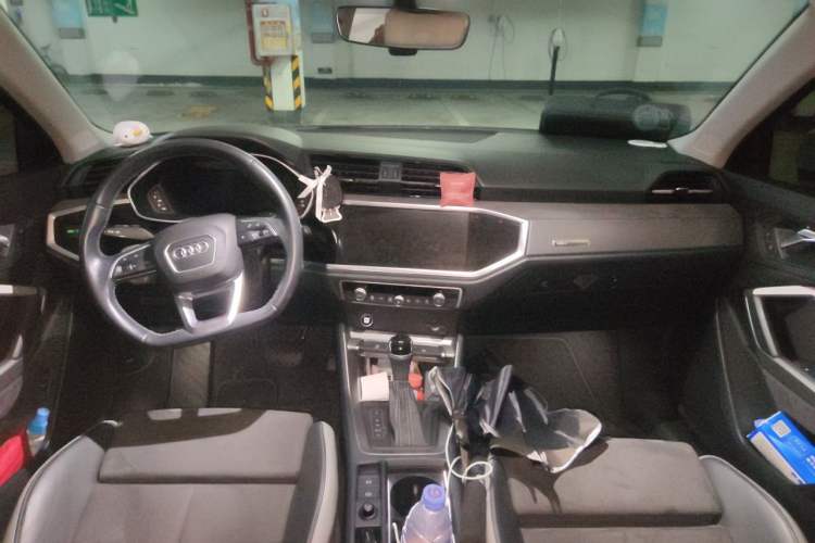 Used Audi Q3 2022 35 TFSI Fashion Dynamic Model Center Console