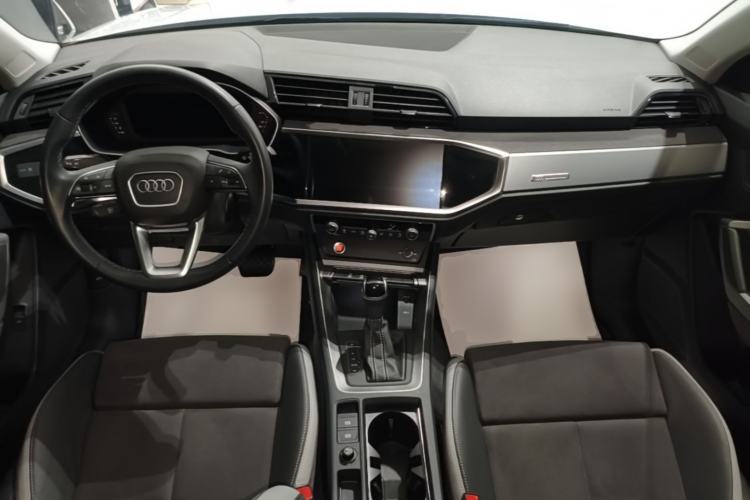 Used Audi Q3 2022 35 TFSI Progressive Dynamic Edition Center Console