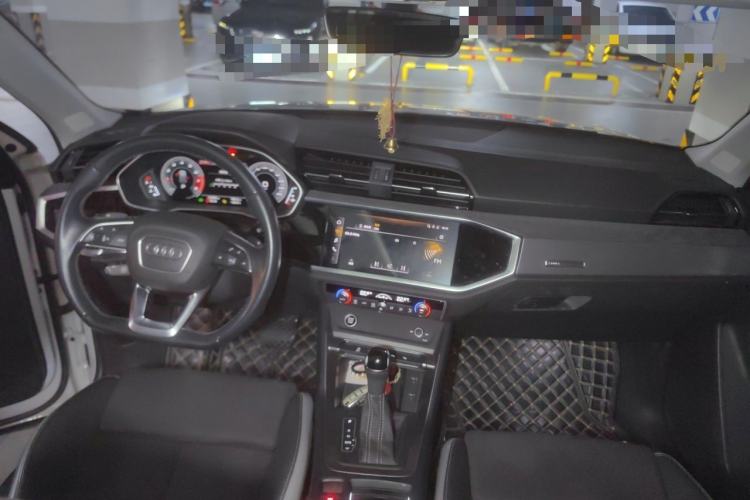 Used Audi Q3 2022 35 TFSI Fashion Dynamic Model Center Console