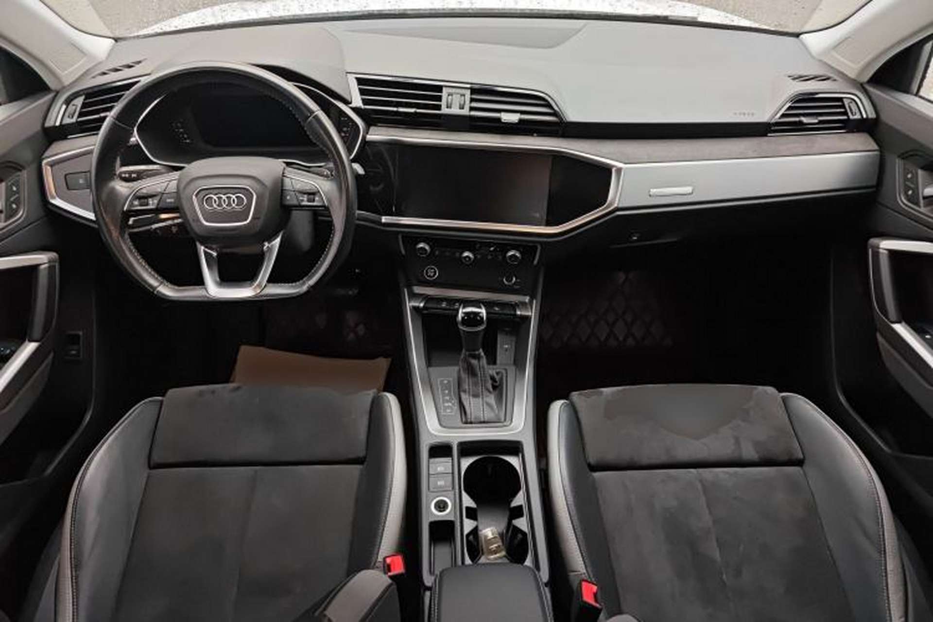 Used Audi Q3 2022 35 TFSI Fashion Dynamic Model Center Console